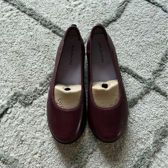 Aravon by Rockport red burgundy leather flats size 9 - Picture 3 of 10